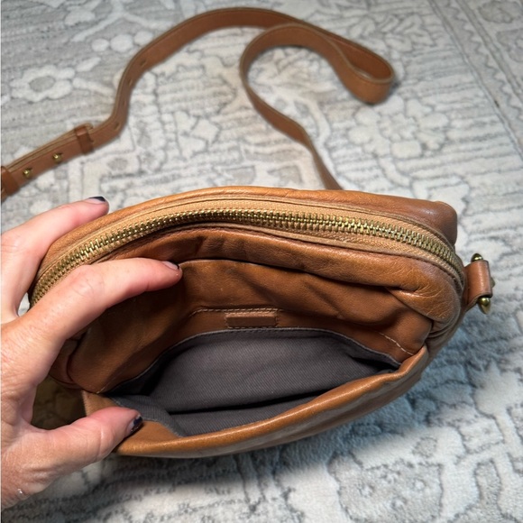 Madewell Brown Transport Camera Bag - Picture 7 of 13